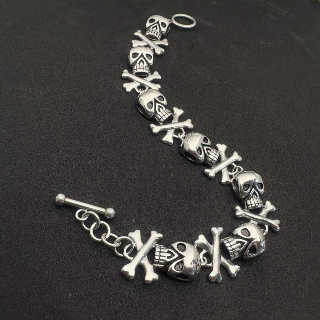 Men's Non-Fading Titanium Steel Skull Bracelet - Trendy Retro Fashion Accessory