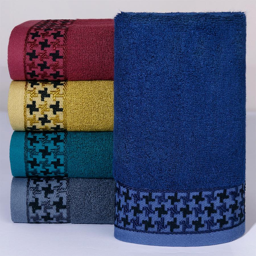 Absorbent, non-shedding bamboo fiber towel: superior to pure cotton towels for bath use.
