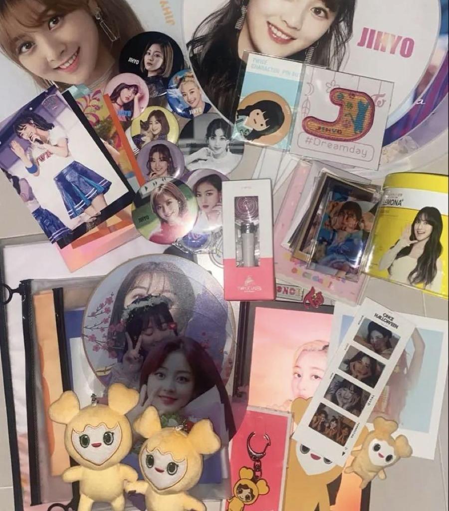 [USED] TWICE Jihyo Goods Bulk Sale Trading Cards Can Badges Lovely Slogan