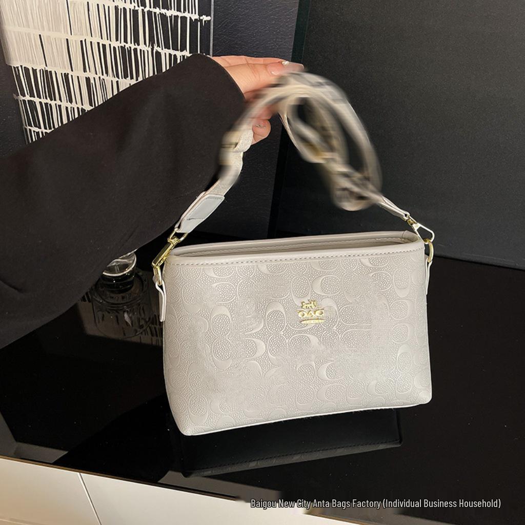 Versatile Women's Handbag: High-End Print with Wide Strap for Shoulder or Crossbody Wear