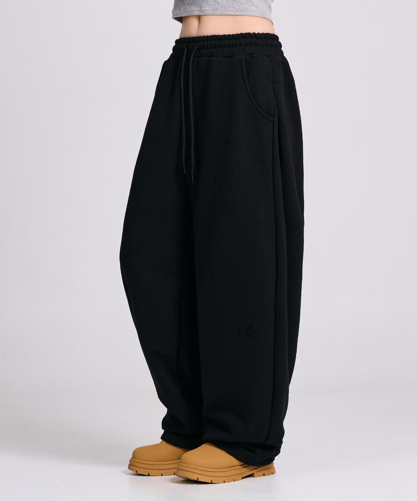 Osillos D19 Straight Side Pintuck Balloon Sweatpants_Black