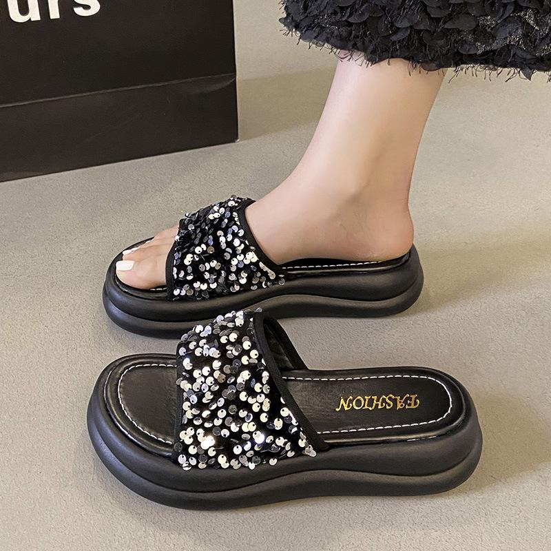 

Маффиновые толстоподошвенные крутые тапочки женские летние 2025 новые высококлассные повседневные пляжные шлепанцы 40 серебряный