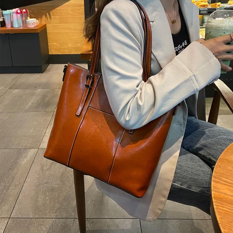 New Fashion Large Capacity Single Shoulder Crossbody Bag European and American Retro Oil Wax Pitot Bag