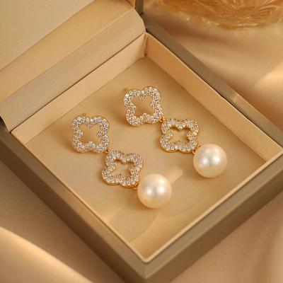 Full Diamond Hollow Four-Leaf Flower Stud Earrings Wind Women'S Anti-Allergic Earrings Earrings Flow Temperament Jewelry