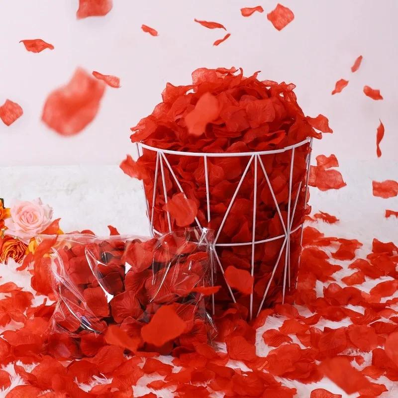 עלי ורדים מלאכותיים וידוי אהבה קישוט לחתונה פרחים מפוזרים ביד יום האהבה הצעת נישואין קישוט רומנטי לחדר חתונה