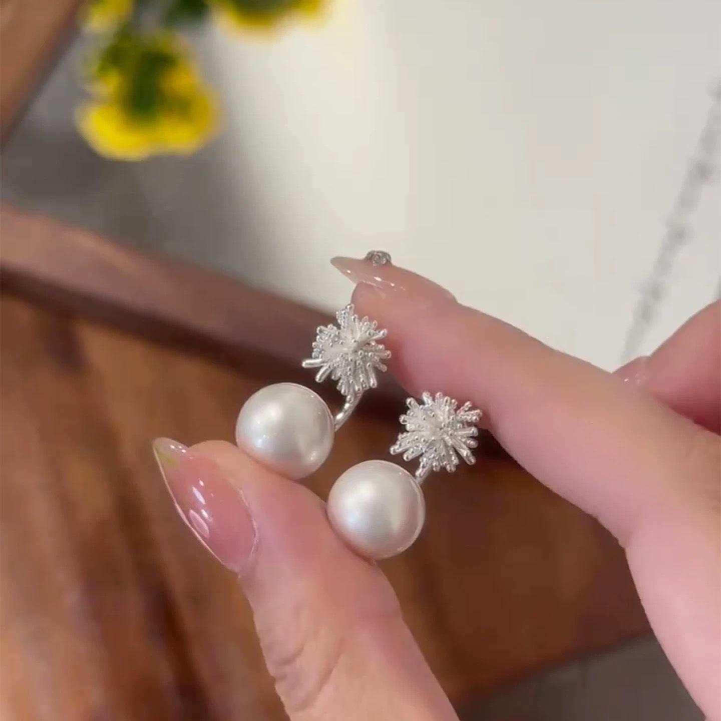 

Silver needle pearl stud earrings for women, a multi-wear rear hanging light luxury fashion temperament versatile earrings