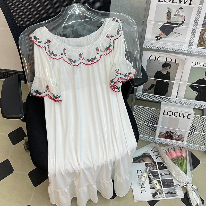 

The star has the same nightdress for women s summer short-sleeved strawberry lace, which can be worn outside. Sweet pajamas and loungewear are tiled. m [recommendation 40-50kg ]