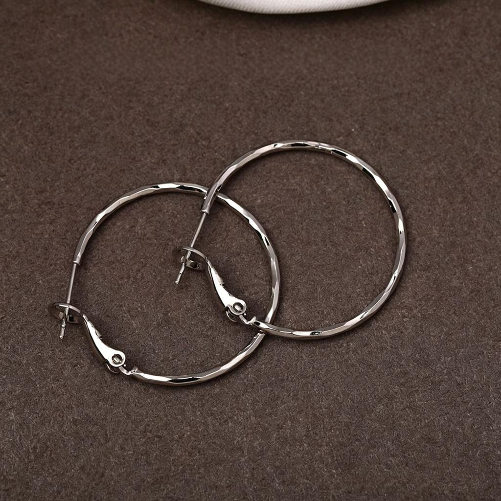 Korean version of high-end sensory ring earrings women's European and American fashion simple earrings temperament light luxury niche earrings