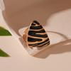 Öltropfendes Leopardenmuster gestreifter dreieckiger offener Ring Temperament Zeigefingerring Schmuck
