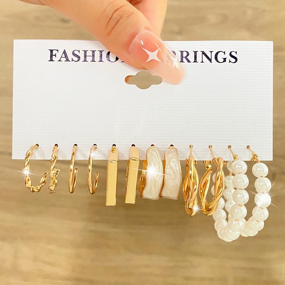 Conjunto de Brincos de Argola na Cor Dourada Metálica da Moda para Mulheres Joias Glamour Vintage de Destaque