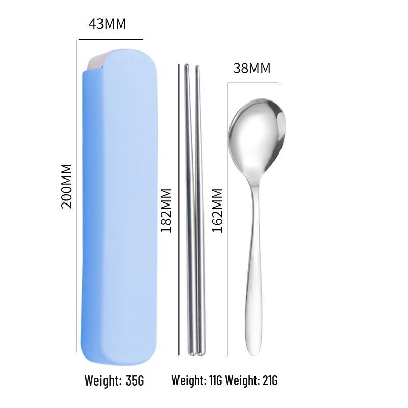 Spersonalizowany Zestaw Sztućców Ze Stali Nierdzewnej na Zewnątrz: Łyżka, Widelec i Pałeczki w Przenośnym Pudełku Prezentowym.