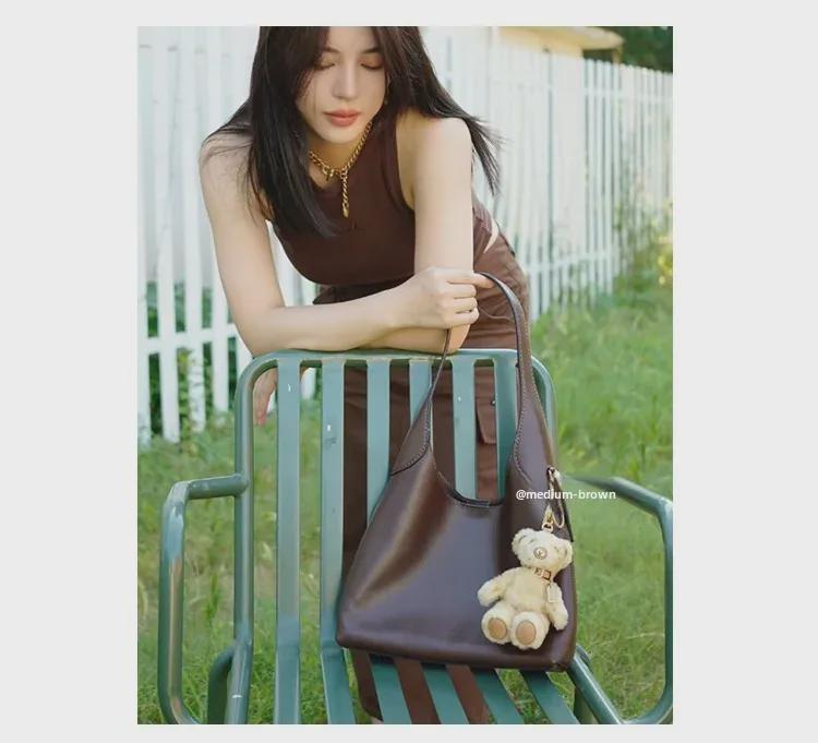 2024 Minimalistische Schultertasche mit großem Fassungsvermögen für Damen: Vielseitig, einfach und ideal für den Arbeitsweg