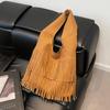 Vintage matte fringed shoulder bag 2025 large capacity trendy tote bag vacation style underarm bag women