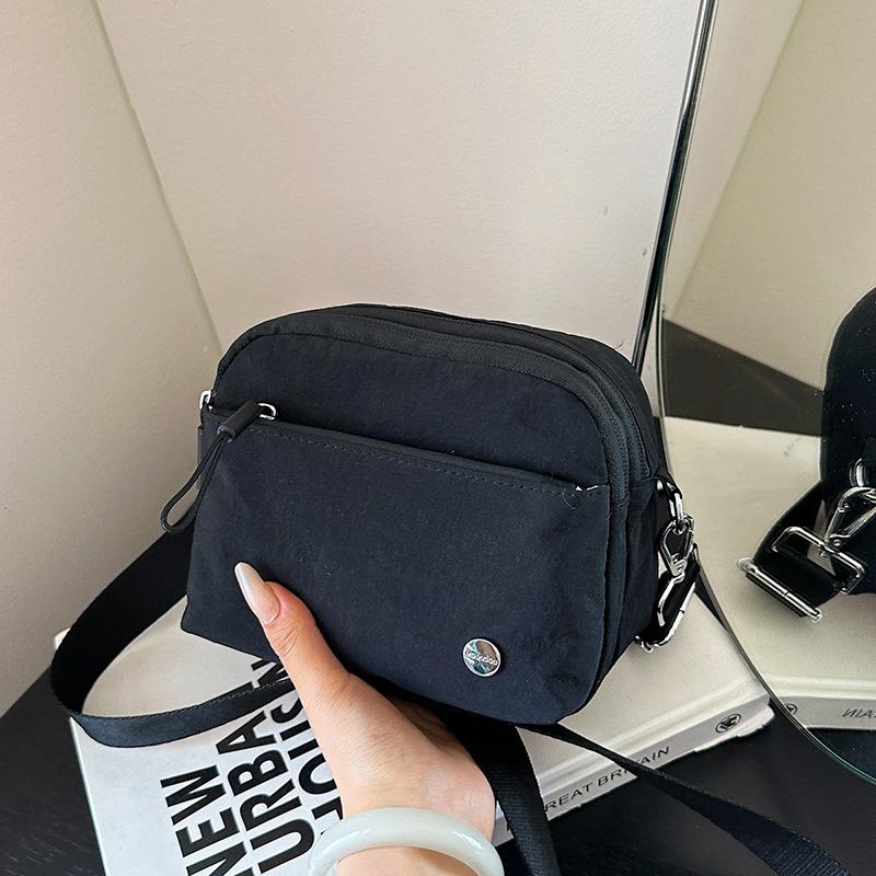 

Fashion and casual high-quality mobile phone bag, versatile messenger bag, ultra-light waterproof small square bag, portable camera bag. чорний