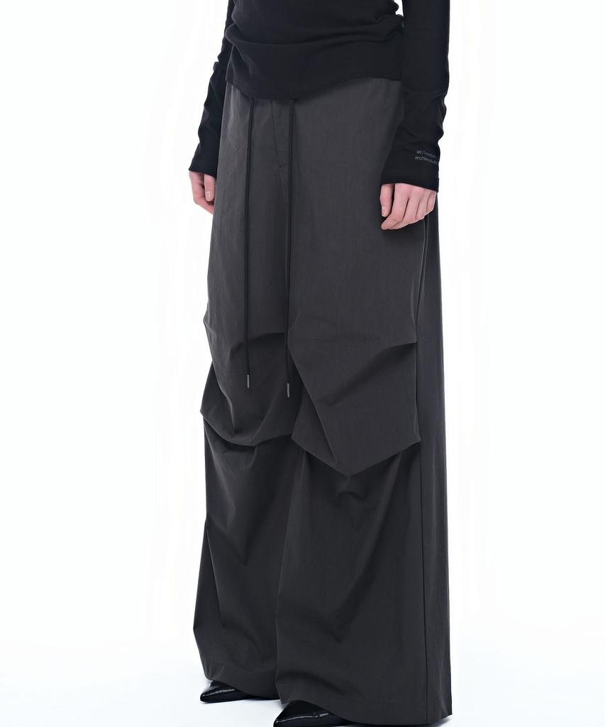 AEGO FREEDOM LAB Double Tuck Nylon Pants_Charcoal