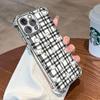 Black and white grid cat is suitable for airbag electroplating shell Apple 17promax retro wind mobile phone case iphone15 anti-drop.