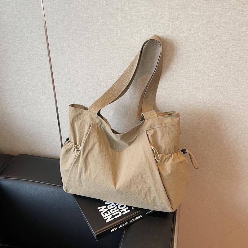 Lightweight Casual Nyl Bag for Women Summer Simple Large Capacity Single Shoulder Commuter Bag Versatile Fitness Yoga Tote Bag