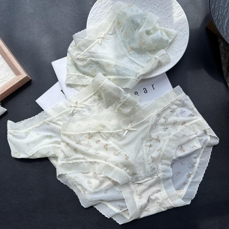 Ladies Spring and Summer Lovely Print Nude Feel Comfortable Mesh Yarns Pastoral Style Underwear