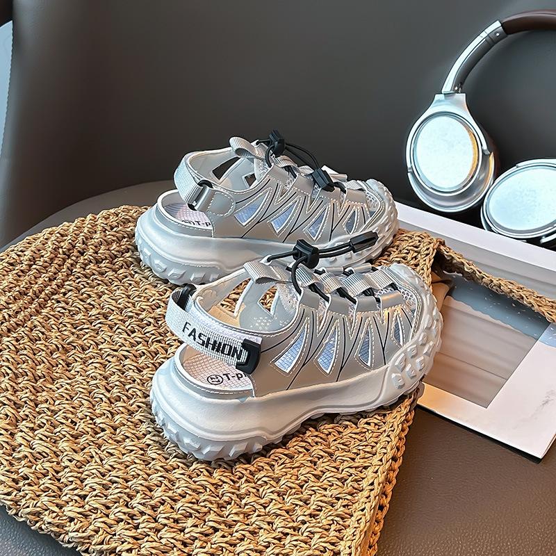 Children's Sandals for School New Girls Sandals Summer Cut-outs Fashion Kids Causal Hollow-out Sports Shoes Boys New Versatile