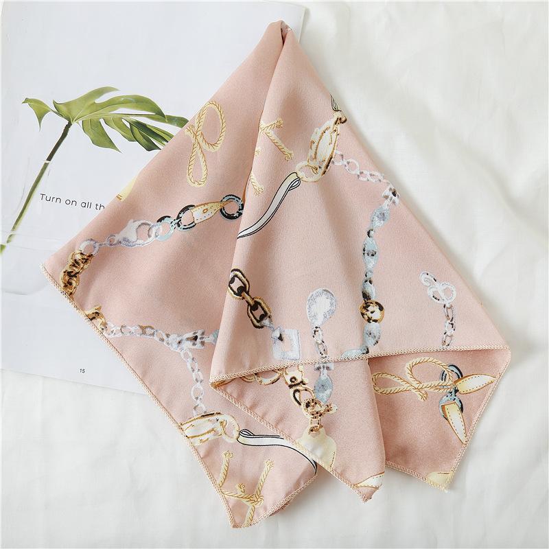 50 * 50cm İlkbahar Ve Sonbahar İpek Eşarplar Çok Yönlü Dekorasyon Profesyonel Küçük Kare Eşarplar Boyun Koruma Bağlama Çantası