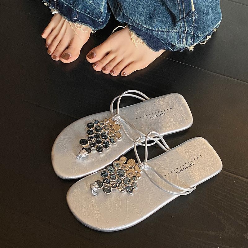 Sequined toe cool slippers women's 2025 new summer wear clip-on flip-flops flat sandals