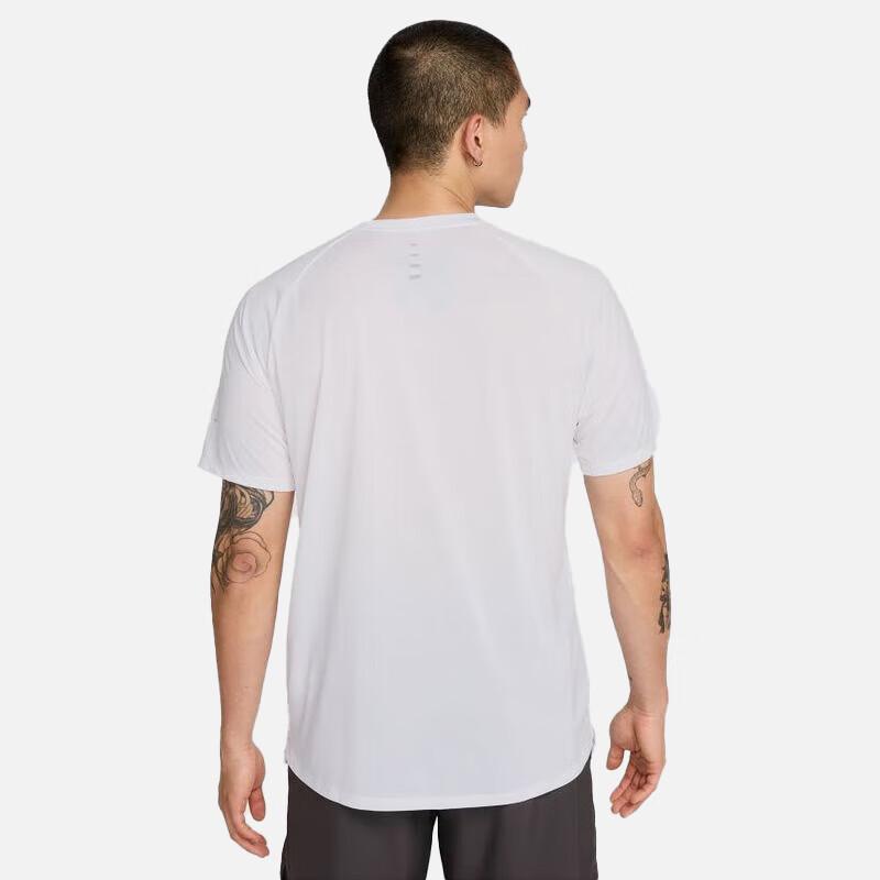 

Nike Men s Short Sleeve Performance T-Shirt XL