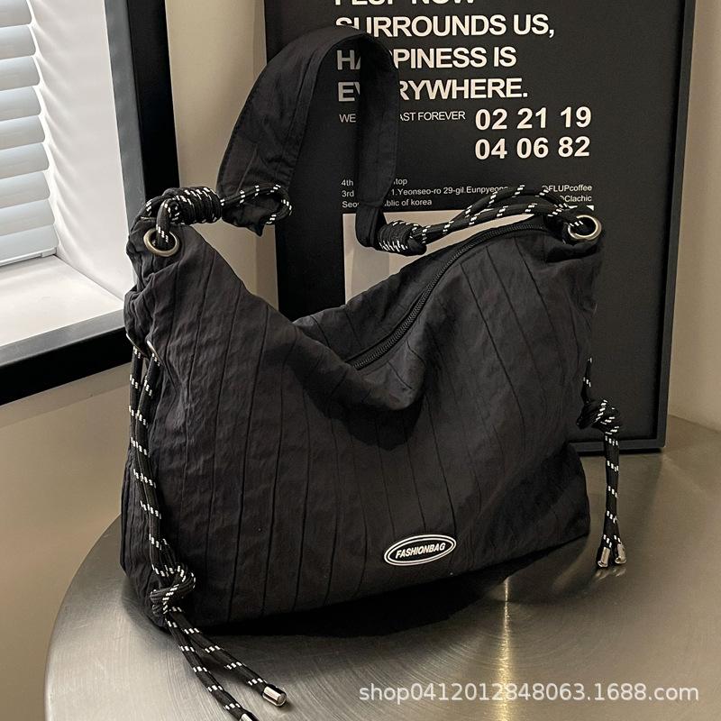 Nylon cloth casual tote bag women's 2025 new large-capacity fashion messenger bag light commuter shoulder bag