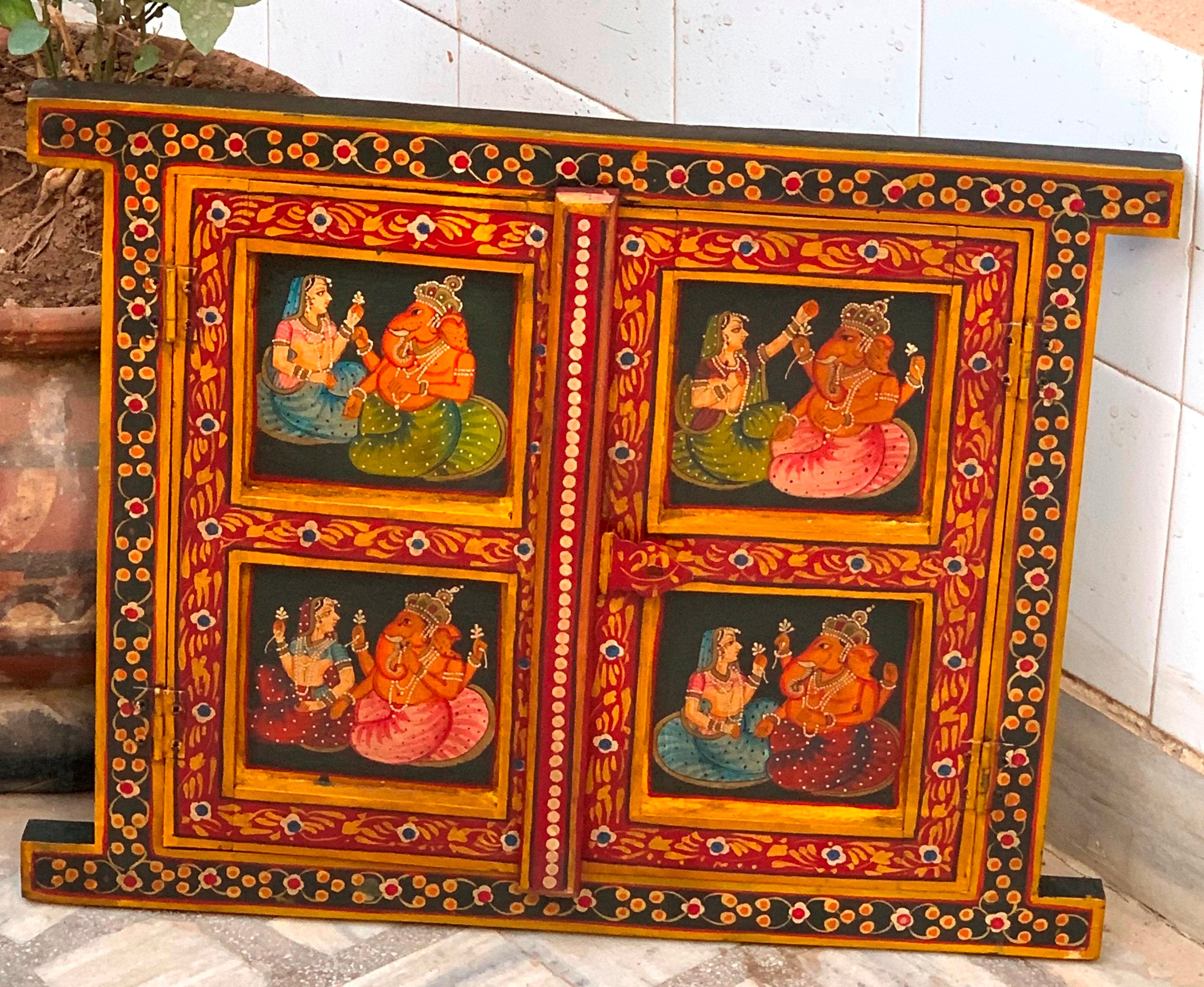 Painted Jharokha Wooden Frame: Antique Hindu God Ganesha Wall Decor разноцветный