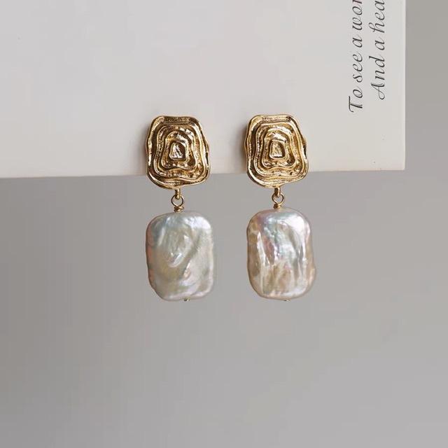 Natural Baroque pearl stud earrings square geometric niche design sense daily ins style earrings silver needle Korean jewelry silver needle