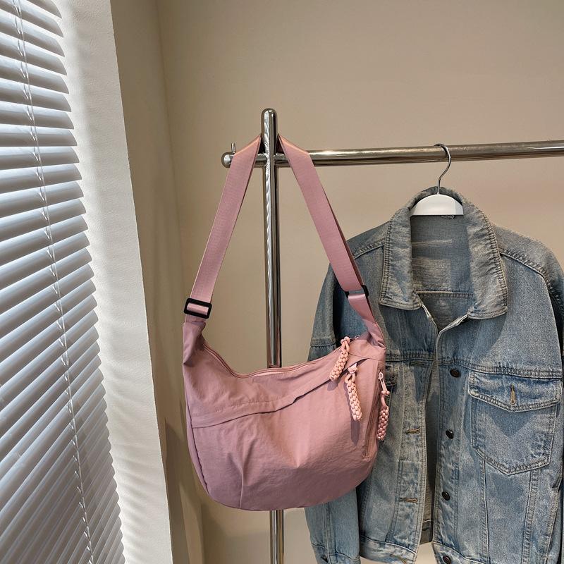 Fashion girls class messenger bag simple large capacity shoulder bag Japanese ins niche commuter dumpling bag