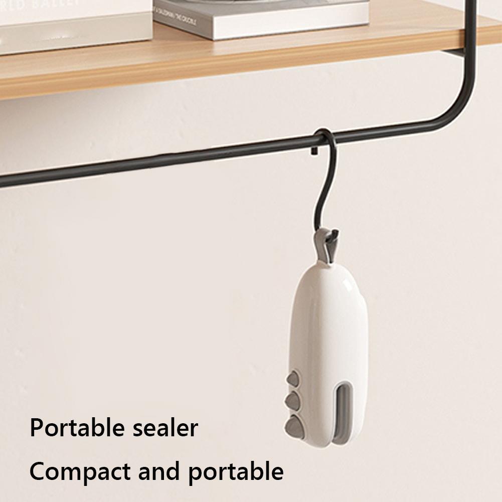 2pcs Mini Sealing Machine USB Rechargeable Heat Sealer Plastic Bag Heat Sealer for Home Travel 2 In 1Multi-function Kitchen Tool