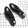 Herbstliche Lederschuhe für Herren, britisches spitzes Lackleder, trendige Schuhe, Business- und Freizeitschuhe, glänzende Schnürschuhe 3017-G