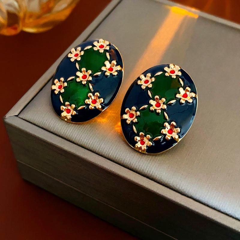 Silver Needle Diamond Round Stud Earrings Court Style Light Luxury Exquisite Earrings Design Sense Niche Earrings