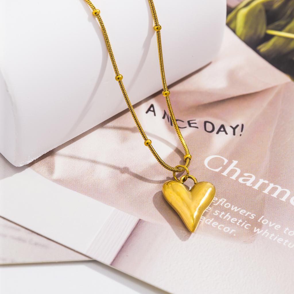 UHBINYCA Minimalism Smooth Stainless Steel Heart Waterproof Necklace Pendant for Women Gold Plated Jewelry