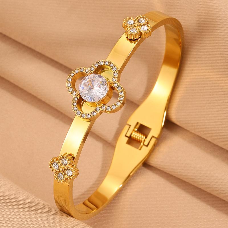 European and American High-end Four-leaf Clover Women's Light Luxury Versatile Bracelet