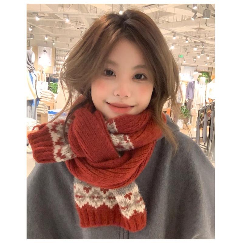 Atmospheric Christmas scarf Female versatile thickened autumn and winter warm student couple scarf