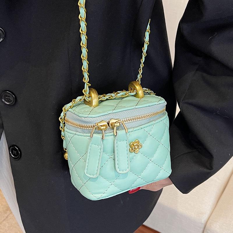 Popular Fashionable Light Luxury Small Fragrant Wind Rhombus Chain Box Bag Women Commuting Foreign Style Advanced Sense Messenger Bag