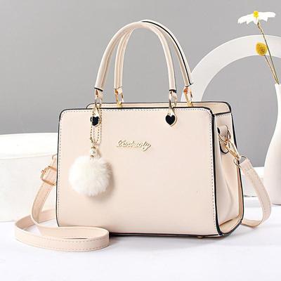 Stylové crossbody tašky přes rameno pro ženy středního věku na rok 2024