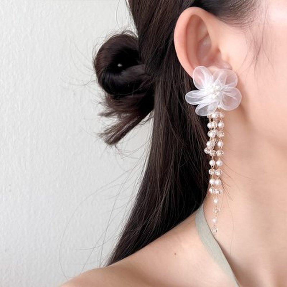 See-through flower pearl bead long earrings with silver needle