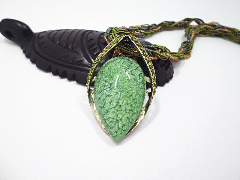 Bohemian Water Drop Pendant Necklace: Retro Ethnic Style Fashion Alloy