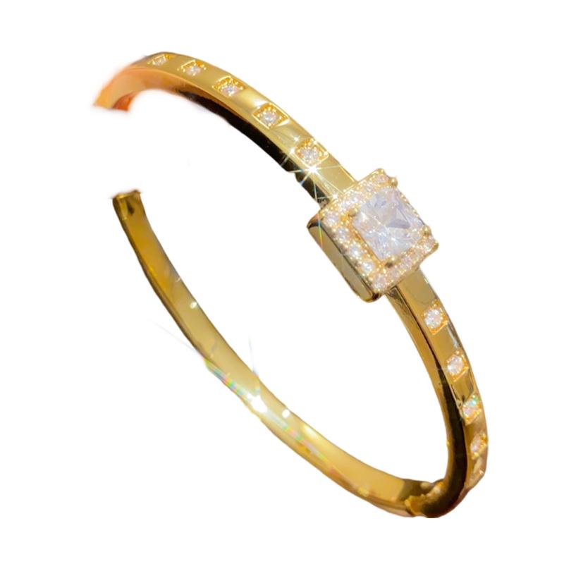 18K Gold Plated Zircon Flower Bangle - European & American Trend, Light Luxury Fashion Bracelet for Women