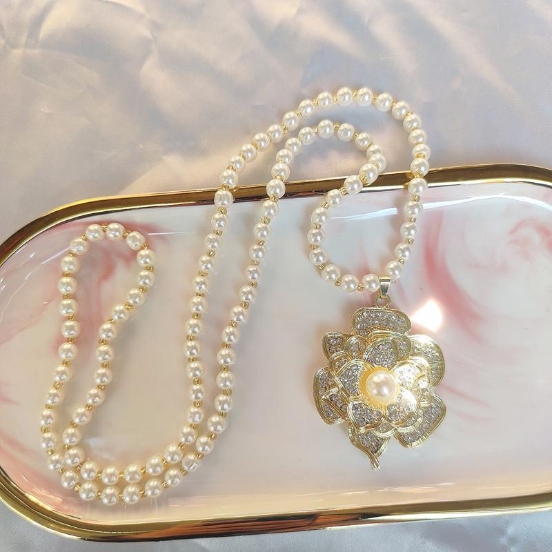 Minimalist Temperamental Inlaid  Flower Pendant Pearl Necklace Women Jewelry Accessories Gifts