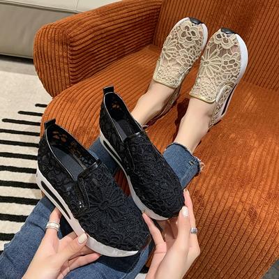 Chaussures simples pour femmes Été Respirantes Version Coréenne de Chaussures Blanches en Maille Creuse Décontractées à Talon Moyen Confortables à Plateforme Chaussures pour Femmes