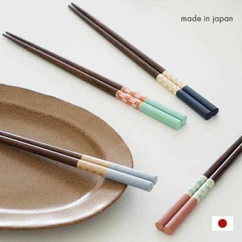 22.5cm Dishwasher-Safe Chopsticks, Made In Japan, Stylish, Japanese Pattern, Non-Slip, Lightweight Wooden Chopsticks for Couples, Colorful, Gift, Pres