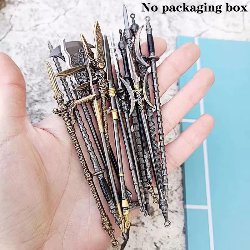 Sada starověkých zbraní v čínském stylu Mnoho modelů kovových pochev slavných starověkých mečů Klíčenka Malé neotevřené zbraně s čepelemi