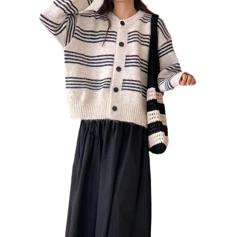 Autumn and winter new versatile striped contrasting color knitted cardigan top women's loose lazy wind outside sweater jacket