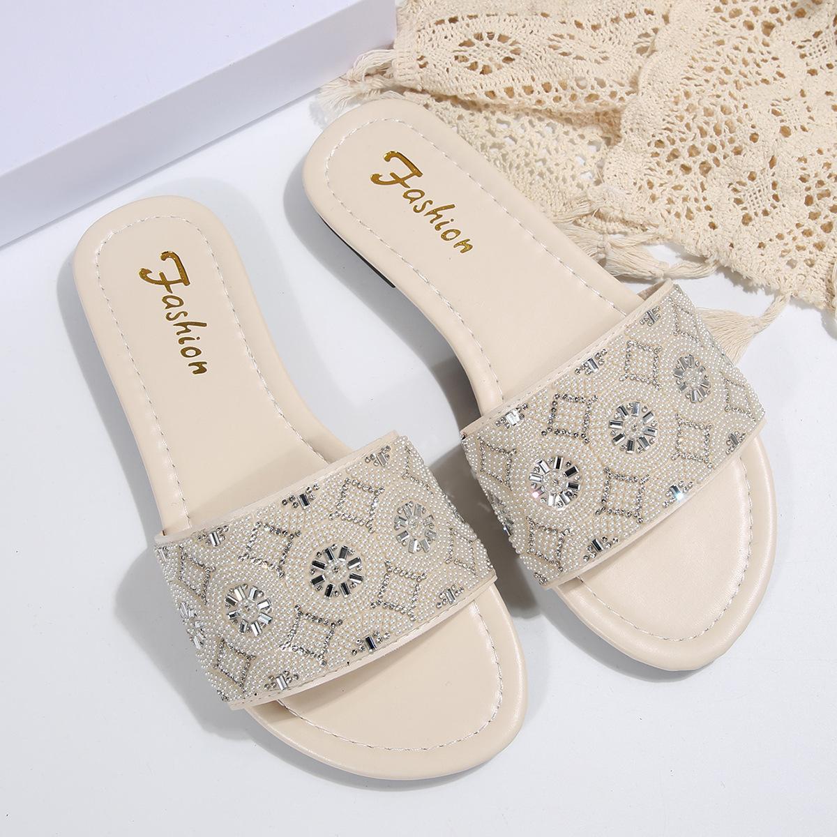 

Большие размеры, шлепанцы на плоской подошве для улицы, женские, 2025, новая мода, темпераментные, со стразами, нескользящие, повседневные, крутые шлепанцы 35