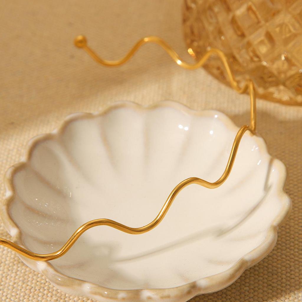 18K Gold Choker Necklace: Stainless Steel Wave Design, Non-Fading, Titanium Chain for Women.