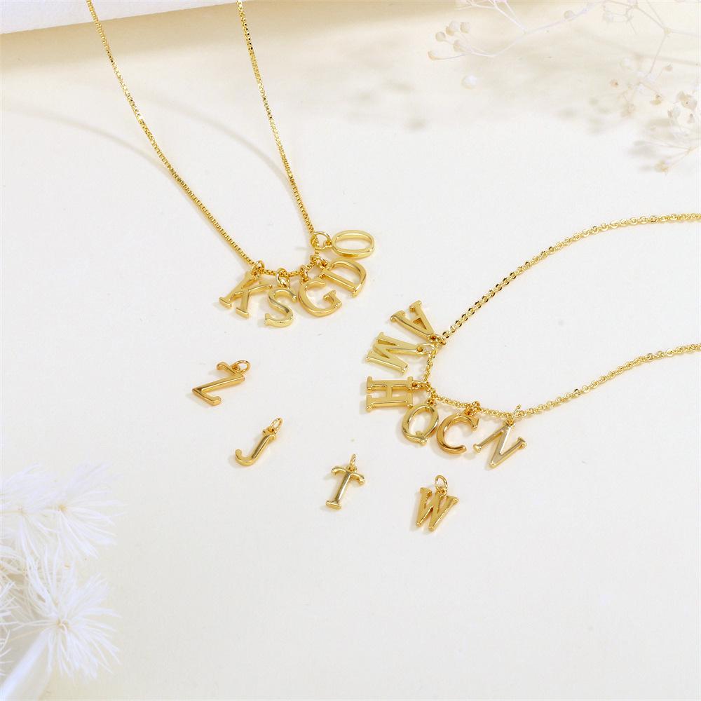 Pingentes de Alfabeto Vibrantes: Colar de Moda Simples e Colorido