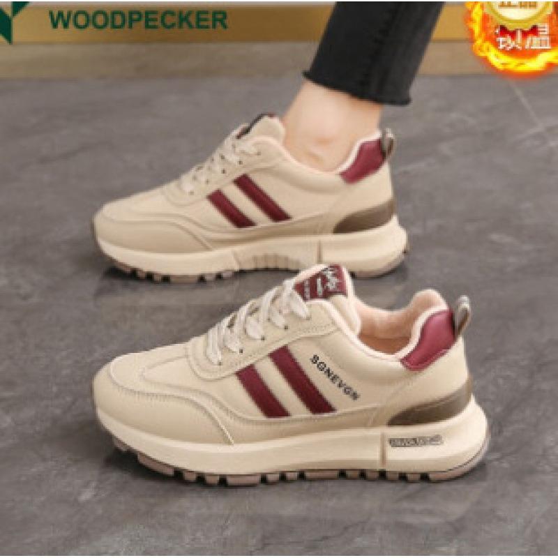 Winter Velvet Little White Shoes, New Female Students Thick-soled Heightening Sports Board Shoes